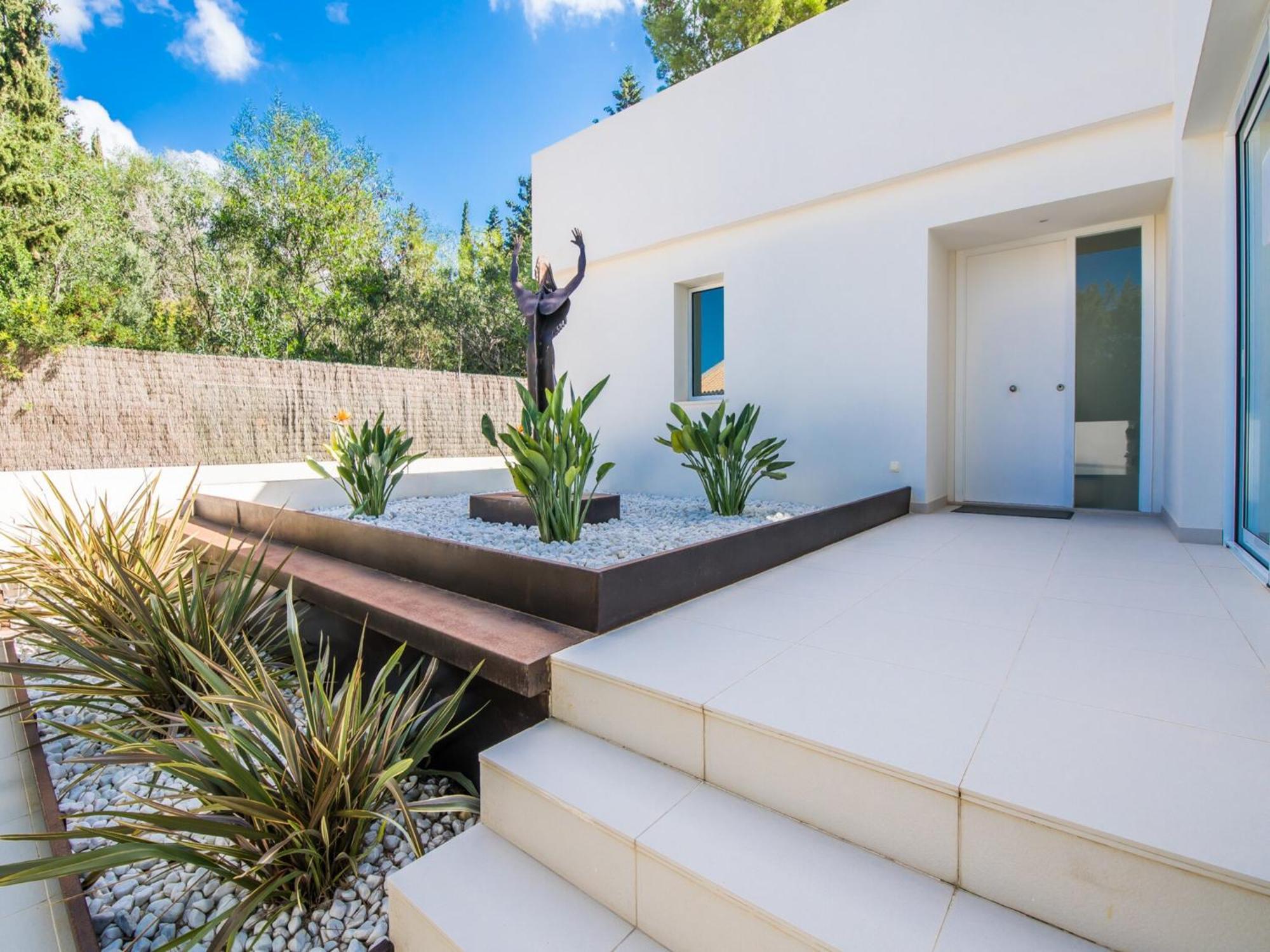 With Fenced Garden *