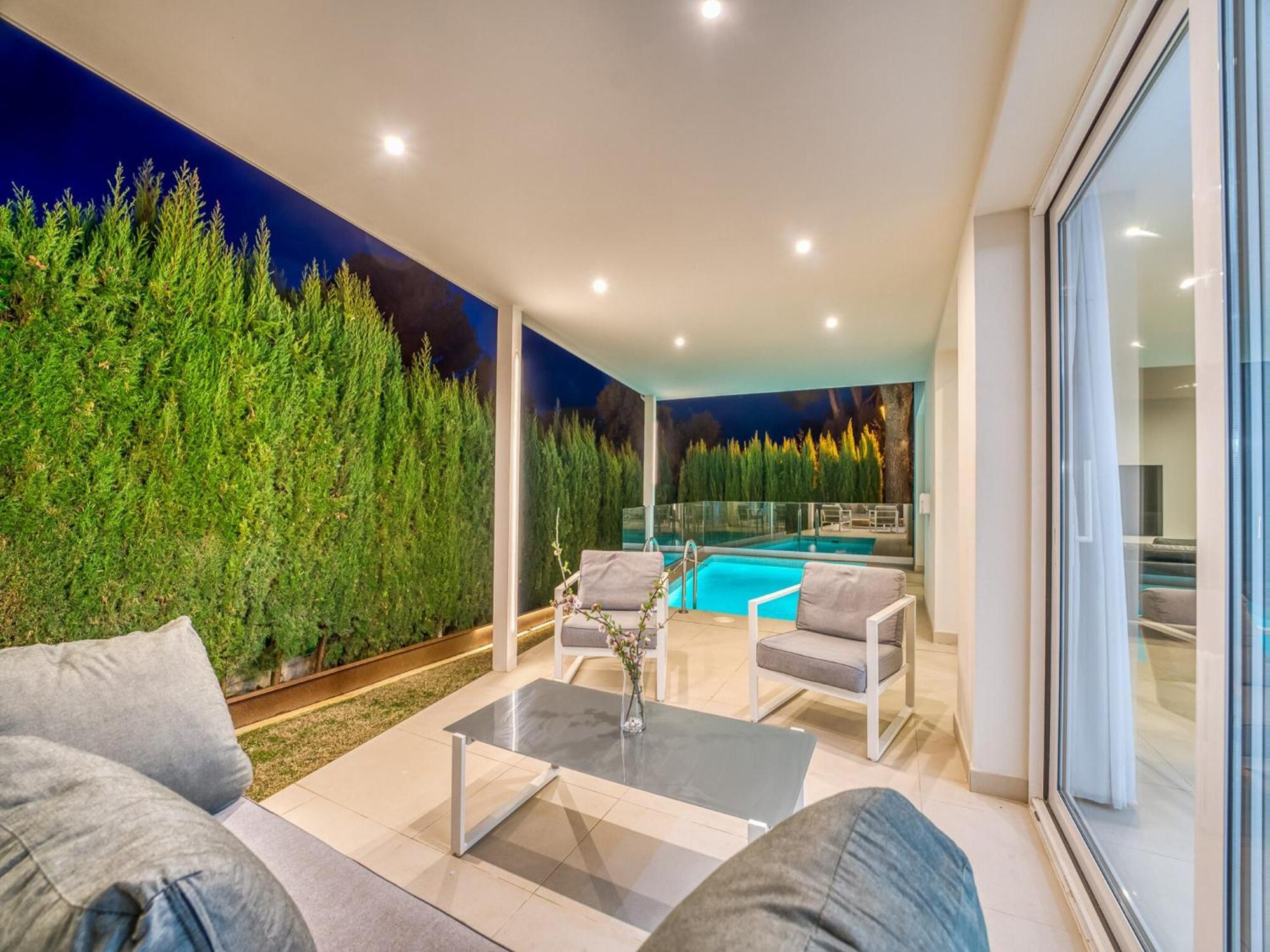 Holiday home With Fenced Garden